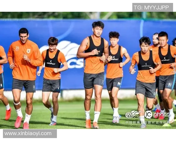 足球明星齐贺高考学子愿你们勇攀高峰实现梦想展现青春风采